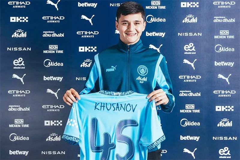 Trung vệ Khusanov của Manchester City