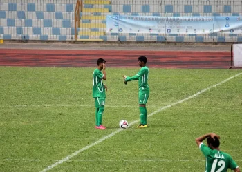 Khái niệm Kick off trong bóng đá là gì? 